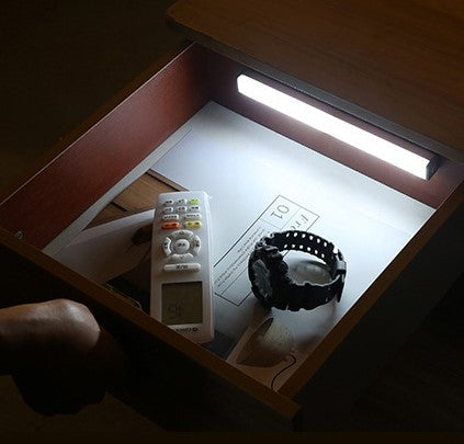 Luz Led barra con sensor de movimiento 30cms.